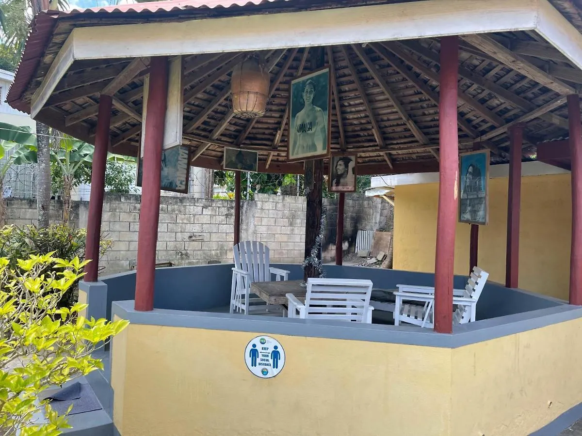 Little Shaw Park Guest House オーチョ・リオス